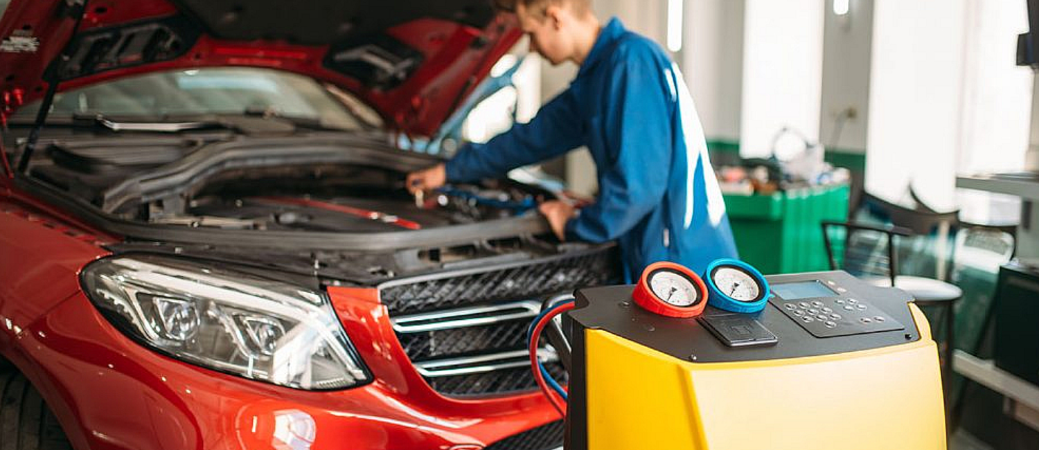 Car AC repair and re-gas being carried out at our workshop in Al Quoz, Dubai