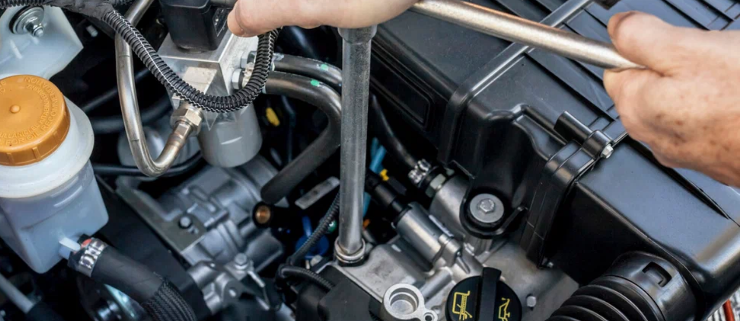 Car engine vibration diagnosis being carried out at our workshop in Al Quoz, Dubai